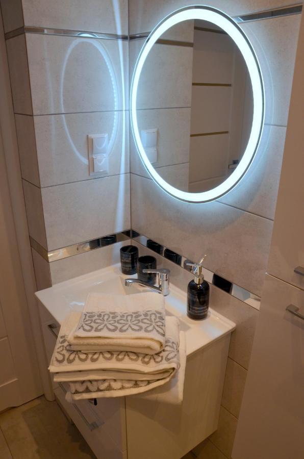 Apartament DeLuxe 1 Auschwitz Buitenkant foto