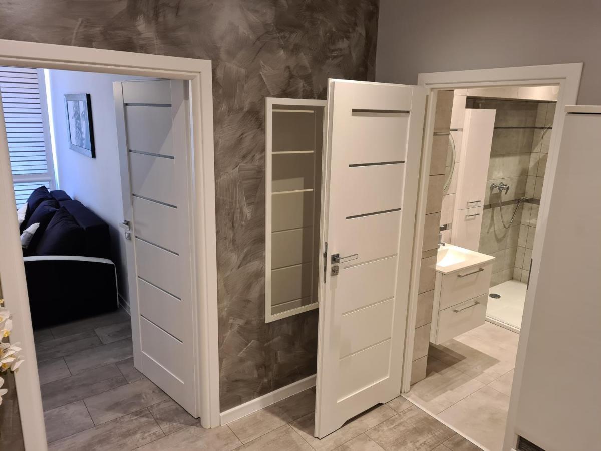 Apartament DeLuxe 1 Auschwitz Buitenkant foto